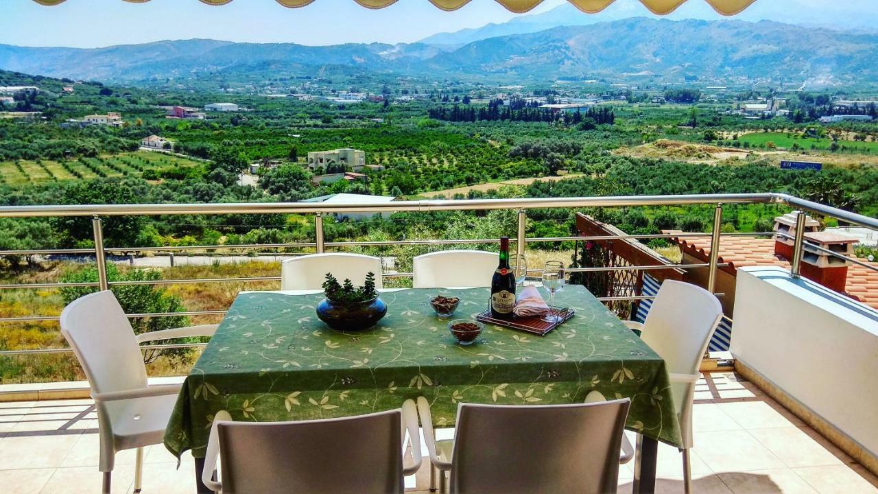 Villa Oasis Galatás Buitenkant foto