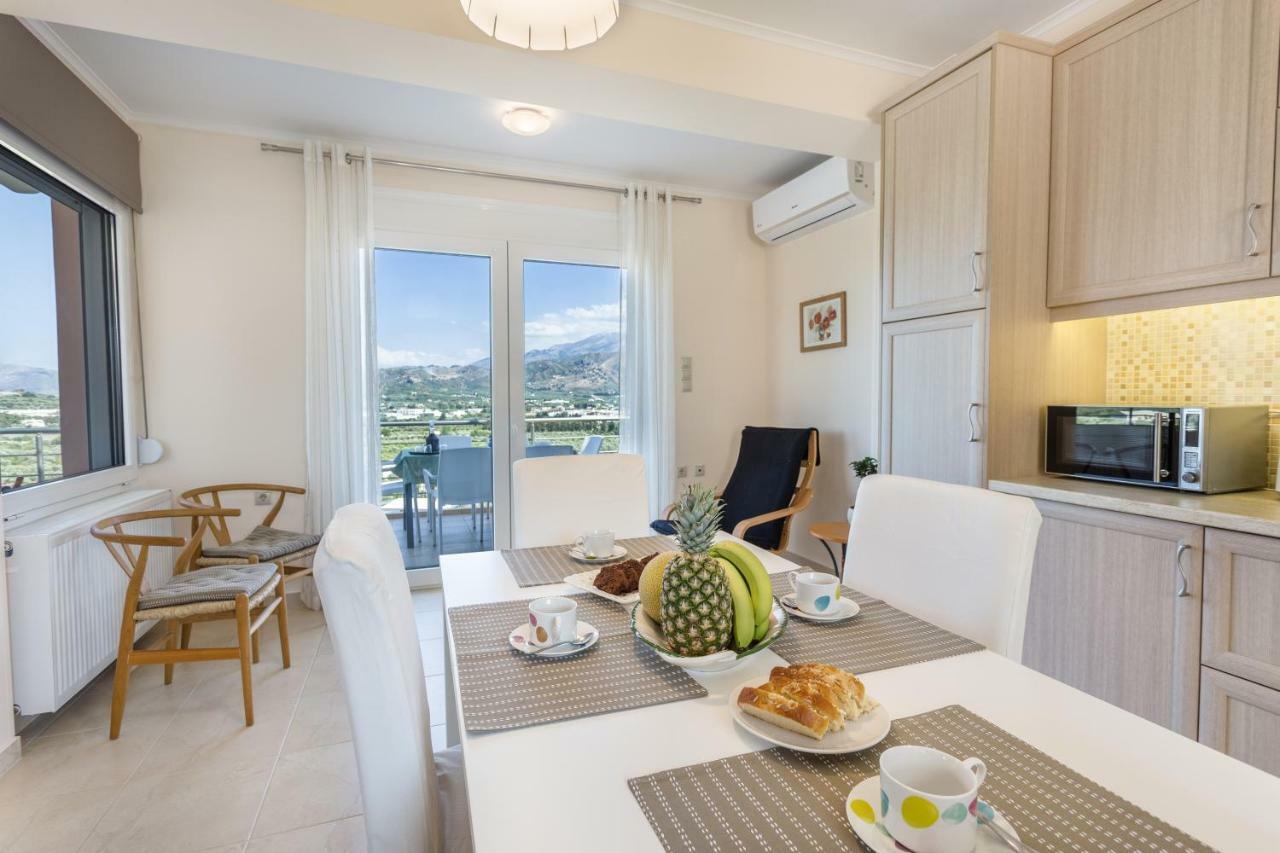 Villa Oasis Galatás Buitenkant foto