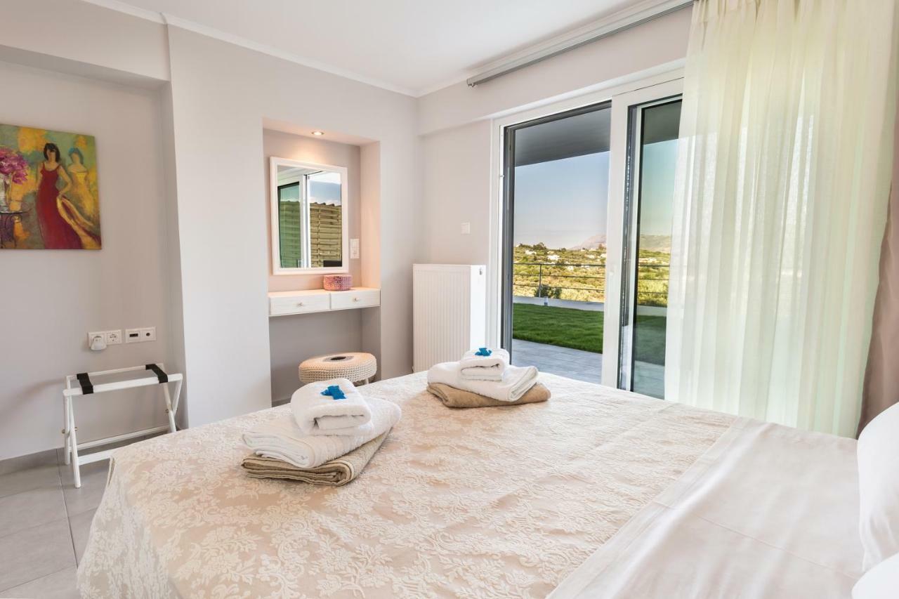 Villa Oasis Galatás Buitenkant foto